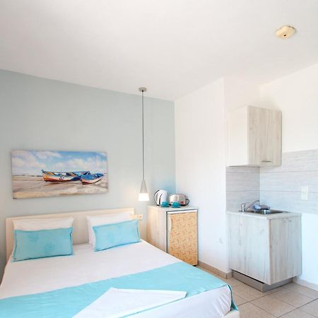 Angelos Studios Vromolimnos Zimmer foto